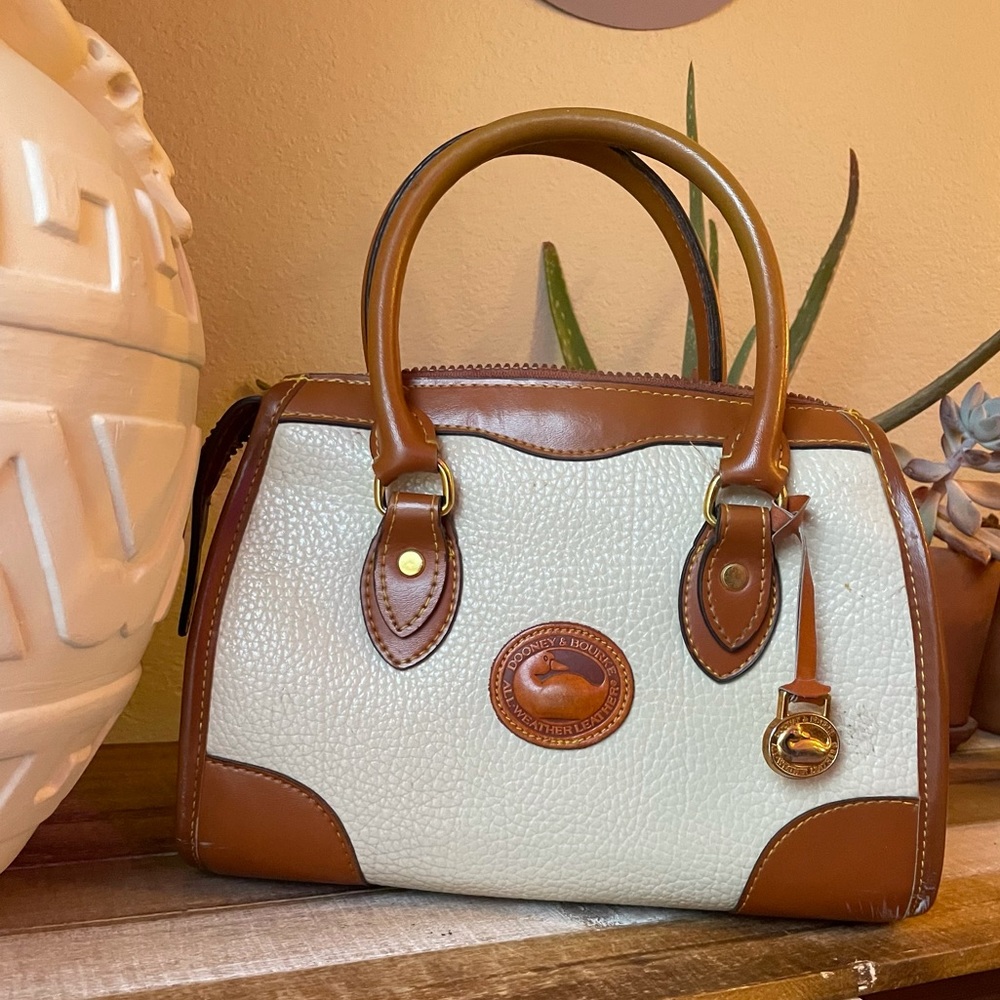 Vintage FAKE Dooney and Bourke purse